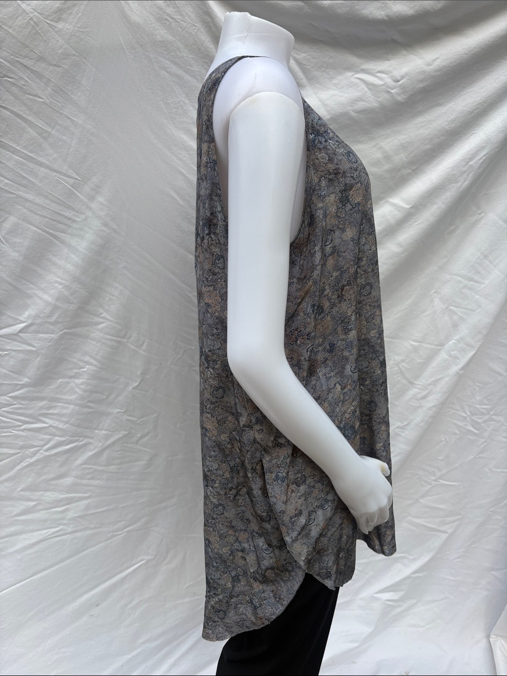 Eileen Fisher Gray Icelandic Printed Tank Top - Picture 13 of 14